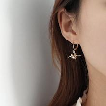 Romwe Paper Crane Shaped Drop Earrings