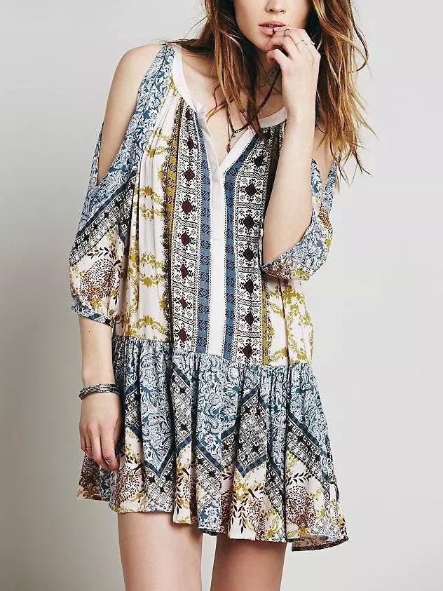 Romwe V Neck Cold Shoulder Vintage Print Shift  Dress