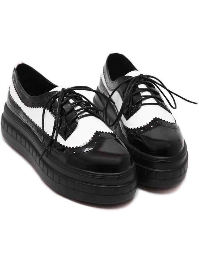 Romwe Black Round Toe Thick-soled Lace Up Pierced Flats