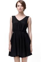 Romwe Cut-out Back Pleated Black Dress