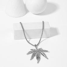 Romwe Maple Leaf Pendant Necklace