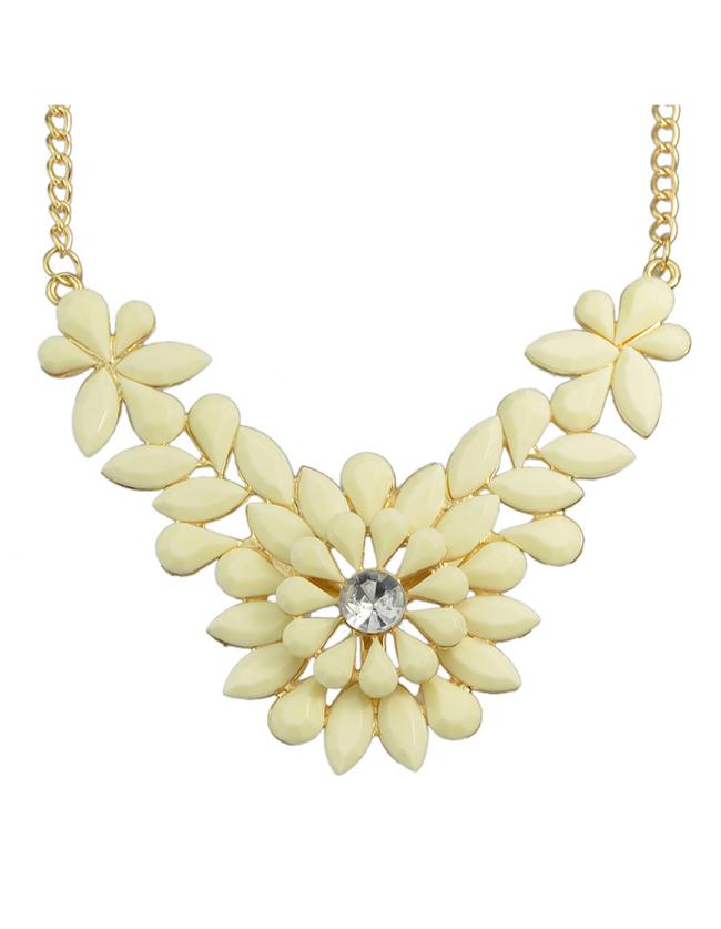 Romwe Beige Gemstone Flower Shape Necklace