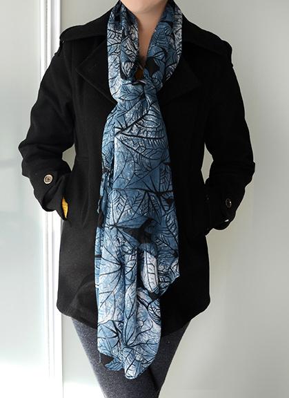 Romwe Leaf Print Blue Scarf