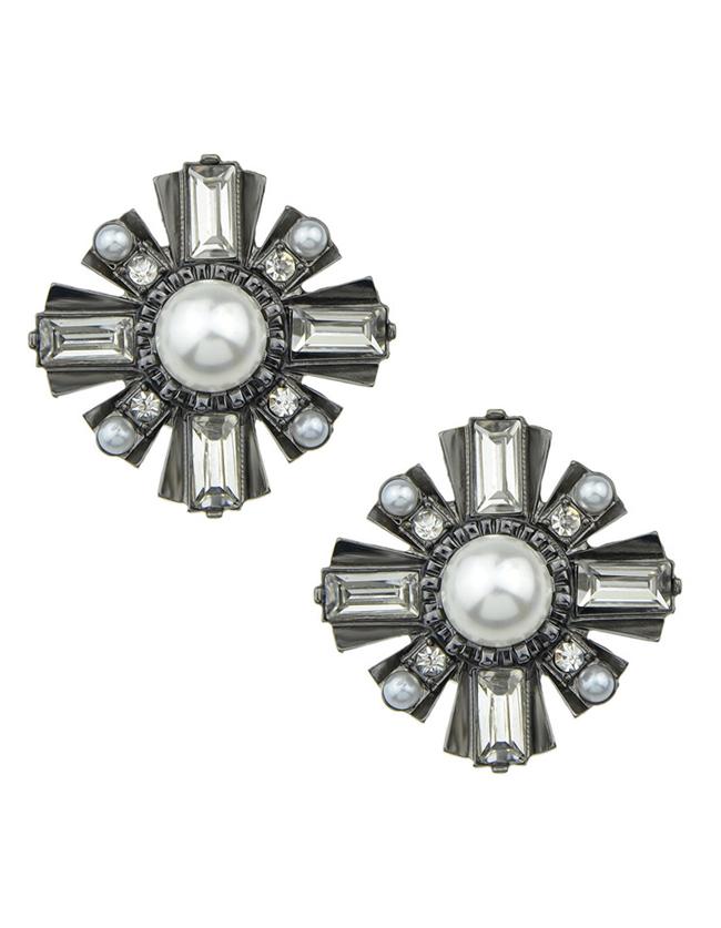 Romwe Pearl Snowflake Stud Earrings