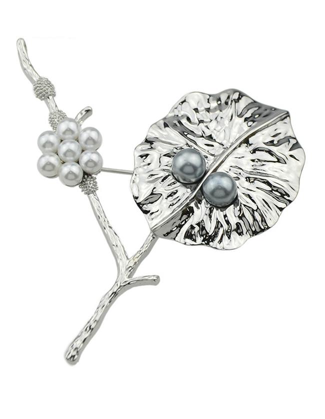 Romwe Silver Plated Pearl Flower Brooch