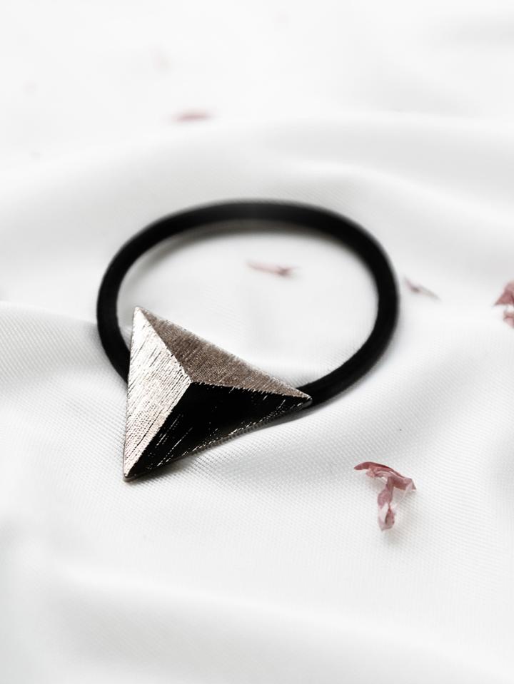 Romwe Silver Metal Triangle Hair Tie