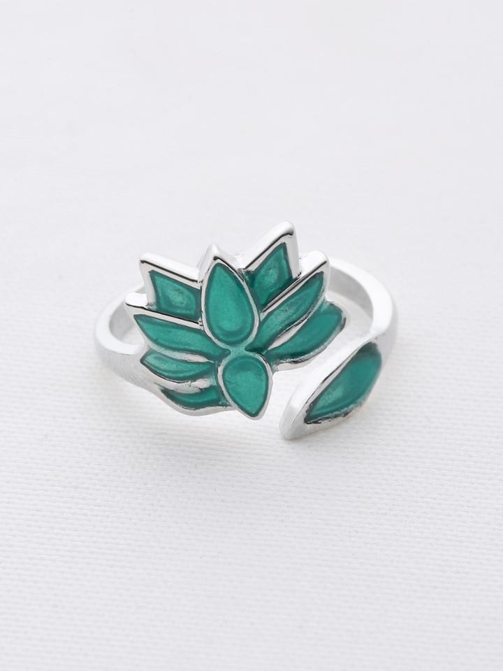 Romwe Flower Carves Wrap Ring