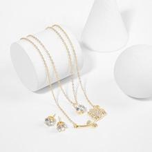 Romwe Rhinestone Flower Layered Necklace & Earrings