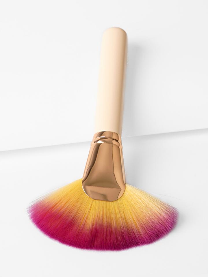 Romwe Fan Shaped Makeup Brush 1pcs