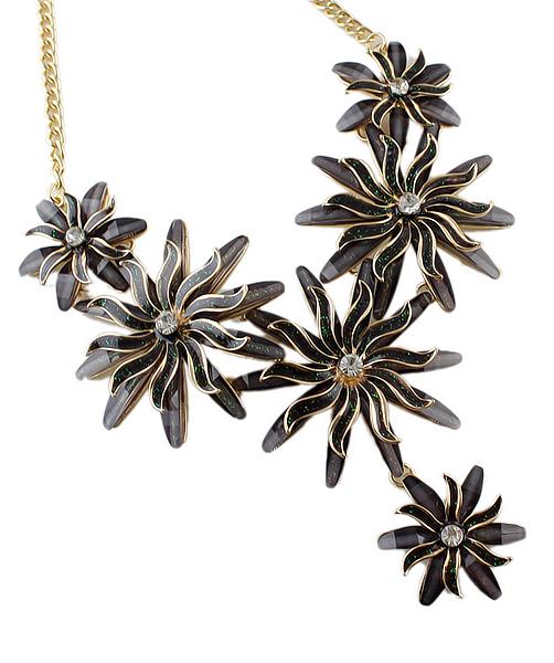 Romwe Black Glaze Flower Necklace