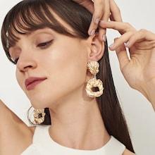 Romwe Shell Detail Textured Drop Earrings