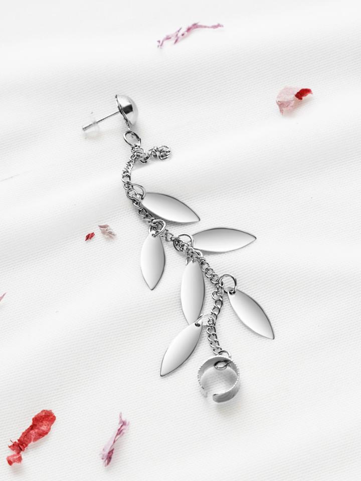 Romwe Silver Leaf Charm Chain Ear Cuff