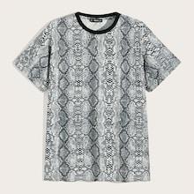 Romwe Guys Solid Neck Snakeskin Print Top