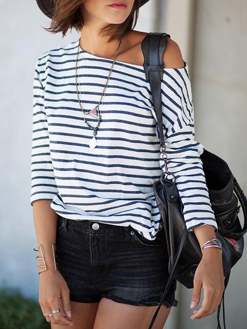 Romwe Blue White Stripe Scoop Neck T-shirt