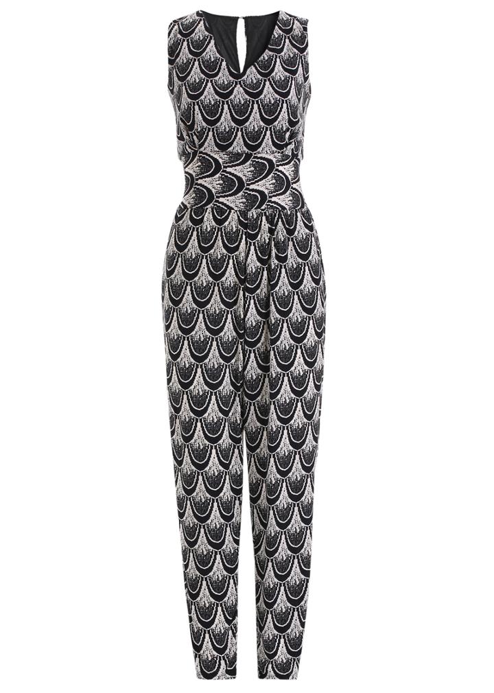 Romwe V Neck Sleeveless Eyes Print Jumpsuit