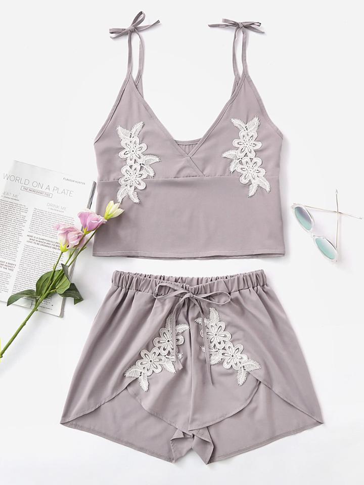 Romwe Crochet Appliques Crop Cami Top With Petal Shorts