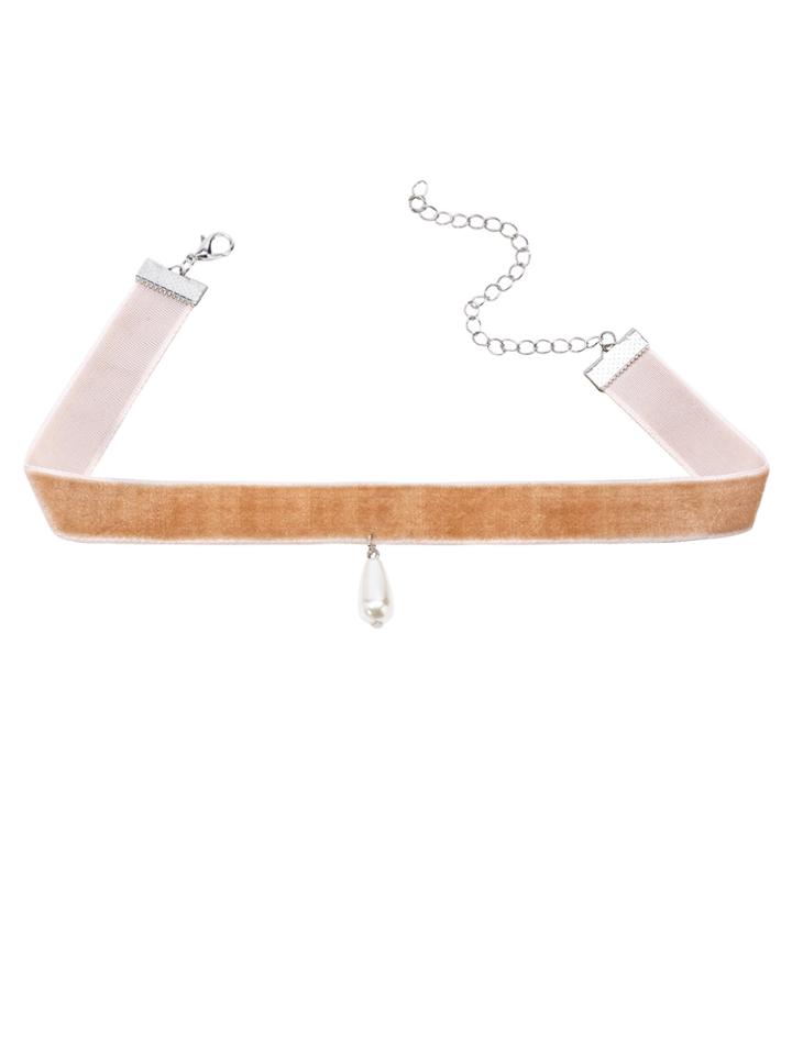 Romwe Camel Faux Pearl Charm Velvet Choker