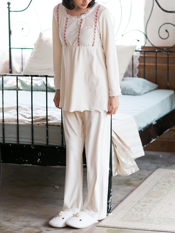 Romwe Lace Trim Appliques Smock Tee & Pants Pj Set