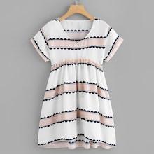 Romwe V Neckline Frill Trim Printed Dress