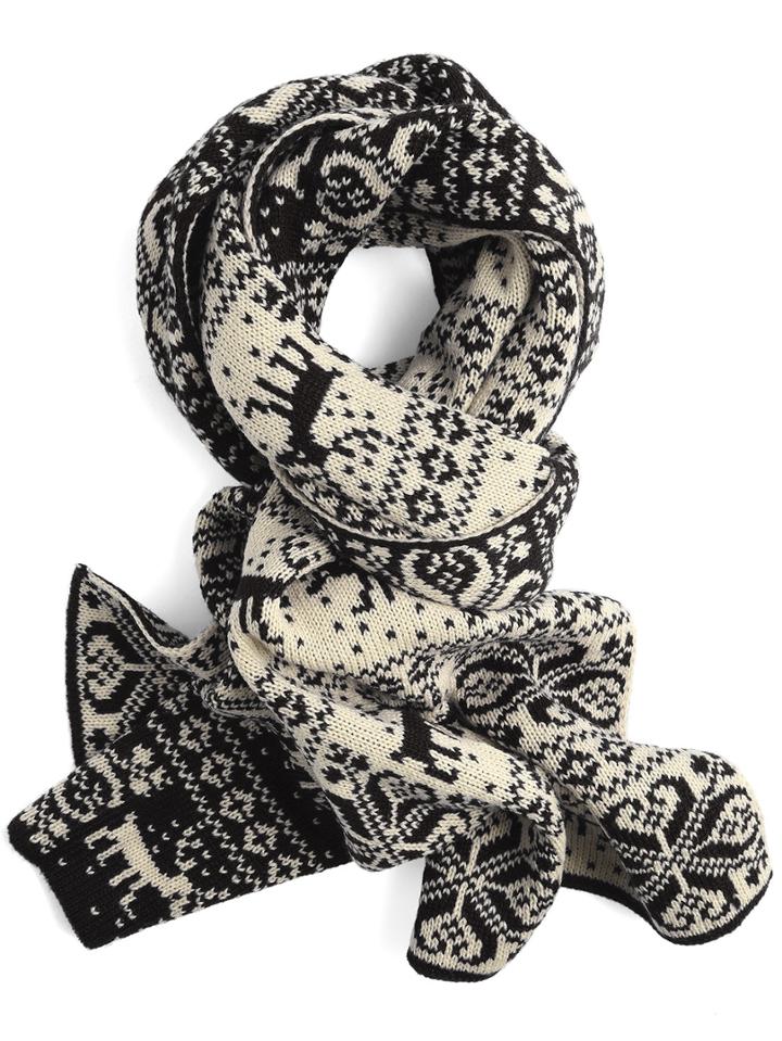 Romwe Deer Snowflake Patterned Black Scarf