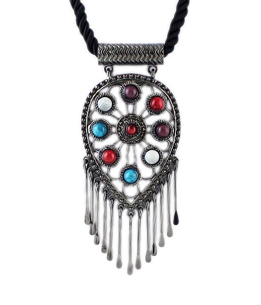 Romwe Gemstone Embedded Pendant Necklace