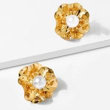 Romwe Faux Pearl Metal Flower Stud Earrings