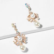 Romwe Faux Pearl Decorated Flower Drop Earrings