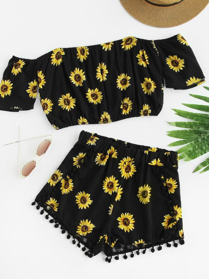 Romwe Bardot Sunflower Print Crop Top With Pom Pom Shorts