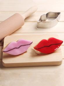 Romwe Stainless Steel Cookie Cutter Lip Mold 1pc