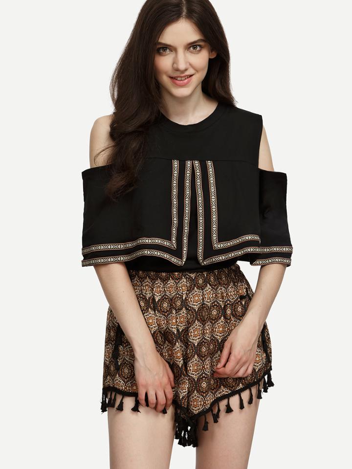 Romwe Contrast Open Shoulder Top With Vintage Print Shorts