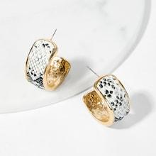 Romwe Snakeskin Pattern Open Hoop Earrings