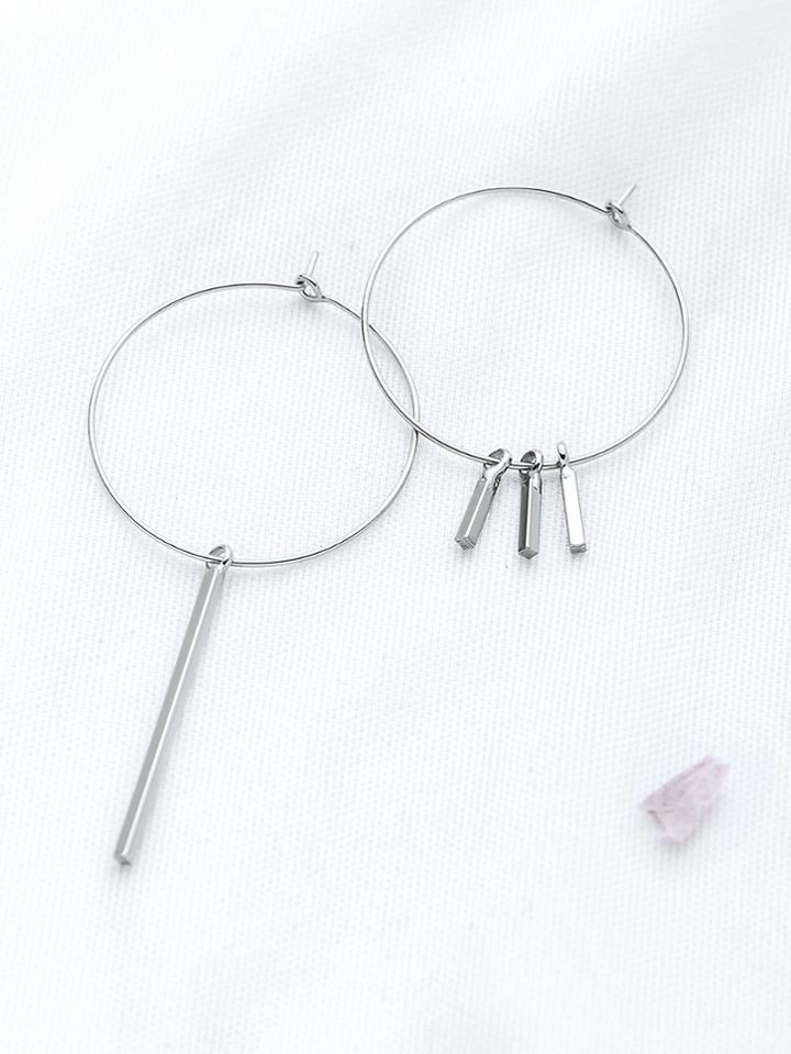 Romwe Bar Detail Mismatch Hoop Earrings
