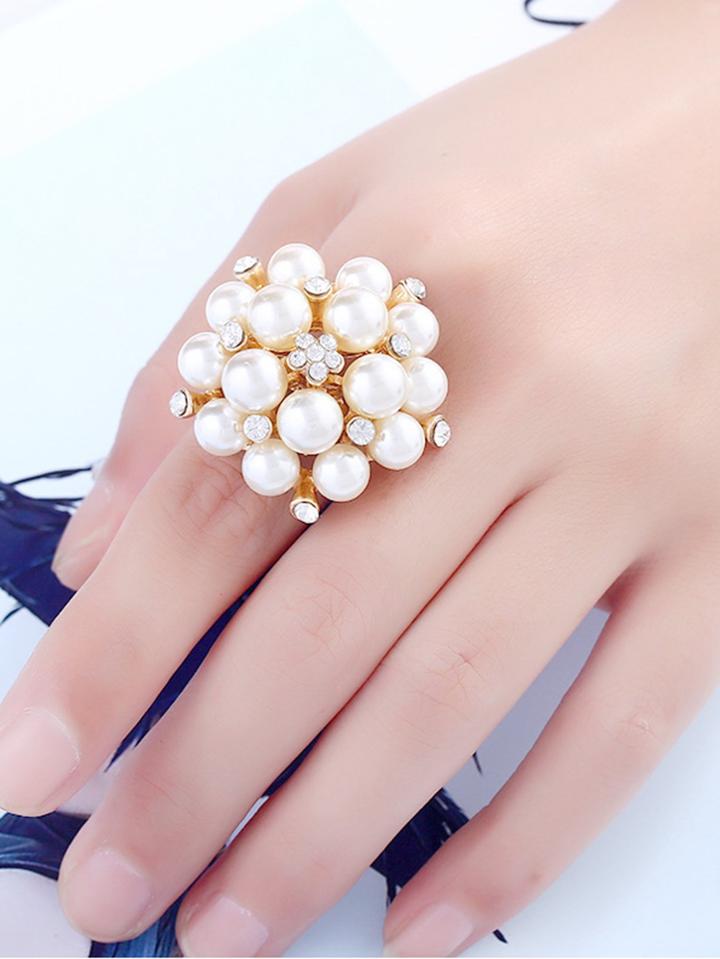 Romwe Faux Pearl Flower Design Ring
