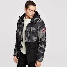 Romwe Men Contrast Camo Patched Detail Hooded Coat