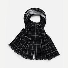 Romwe Men Frayed Trim Grid Scarf