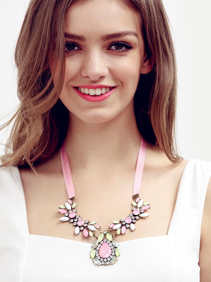 Romwe Multicolor Flower Gemstone Necklace