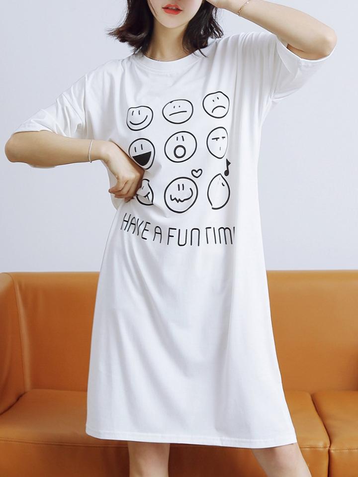 Romwe Emoji Print Letter Night Dress