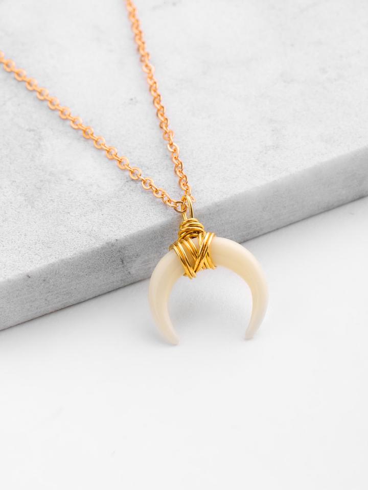 Romwe Moon Pendant Chain Necklace