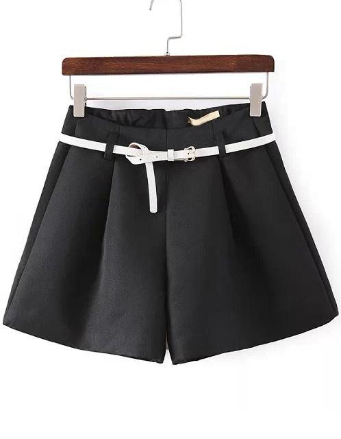 Romwe Black Belt Loose Shorts