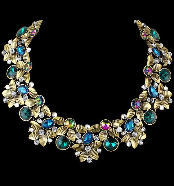 Romwe Multicolor Diamond Flower Necklace