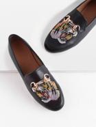 Romwe Tiger Embroidery Metal Detail Loafers