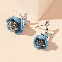 Romwe Flower Shaped Bar Stud Earring 1pair