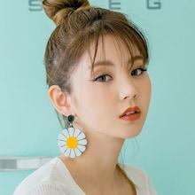 Romwe Daisy Shaped Statement Earrings