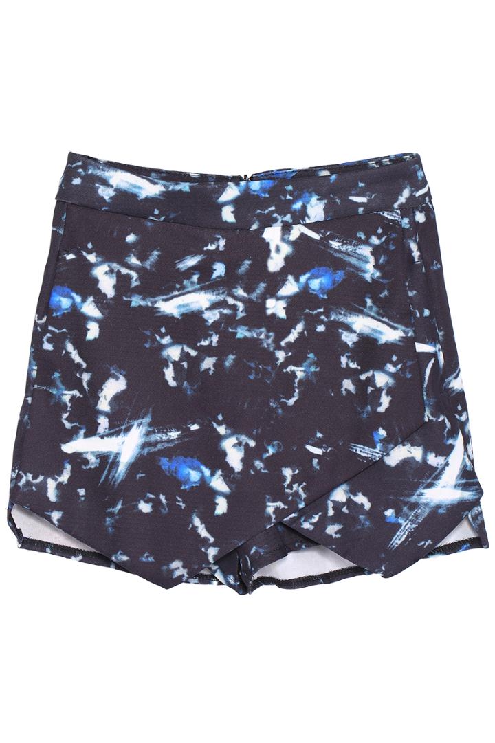 Romwe Abstract Print Asymmetric Hem Black Shorts