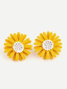 Romwe Two Tone Flower Shaped Stud Earrings
