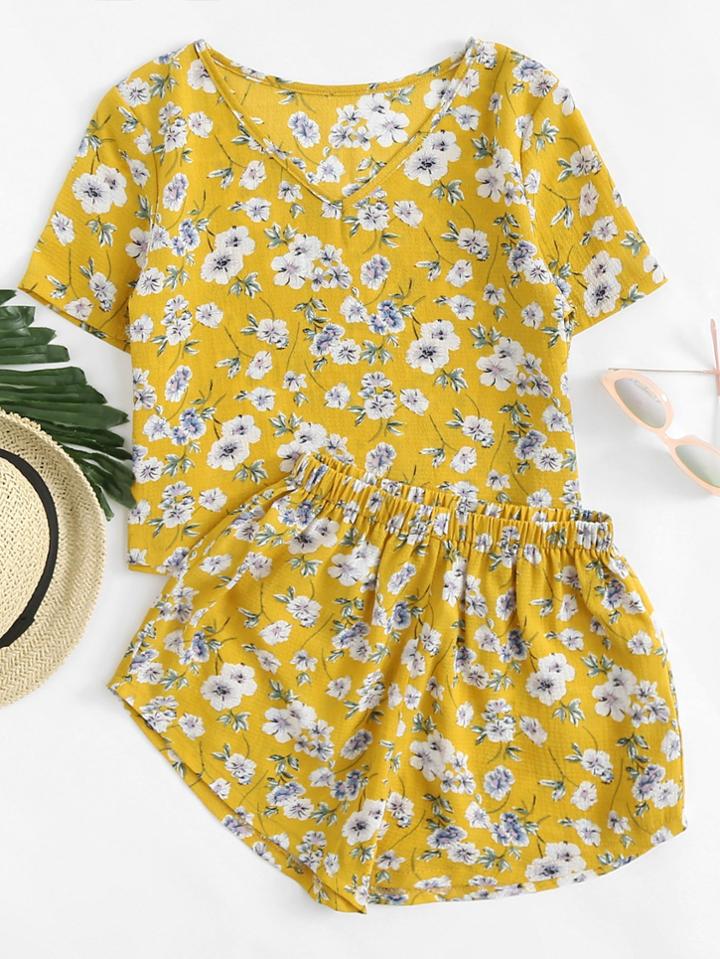 Romwe V Neckline Floral Print Top With Shorts
