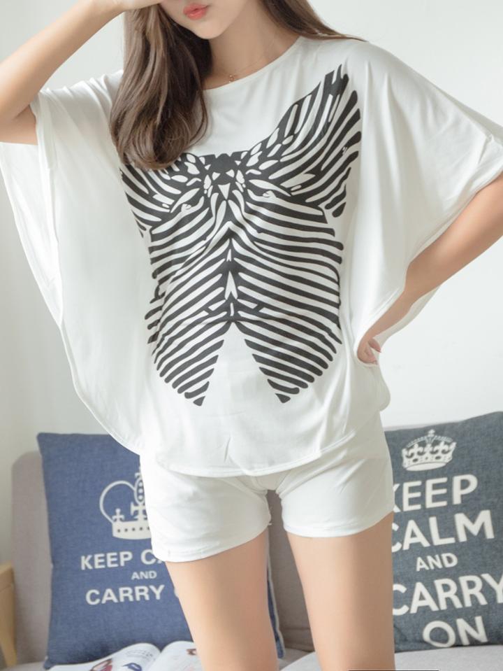 Romwe Butterfly Print Batwing Sleeve Tee & Shorts Pj Set