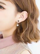 Romwe Open Triangle Detail Stud Earrings