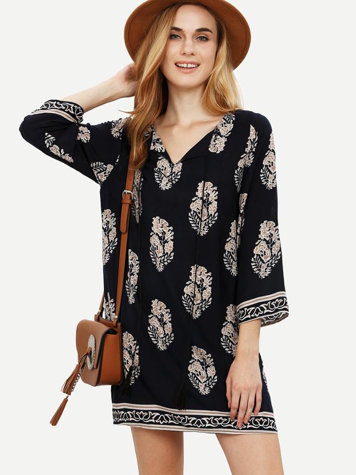 Romwe Vintage Print V-cut Shift Dress