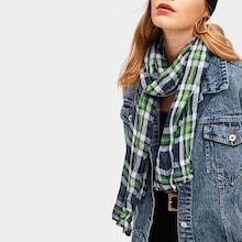 Romwe Plaid Print Scarf